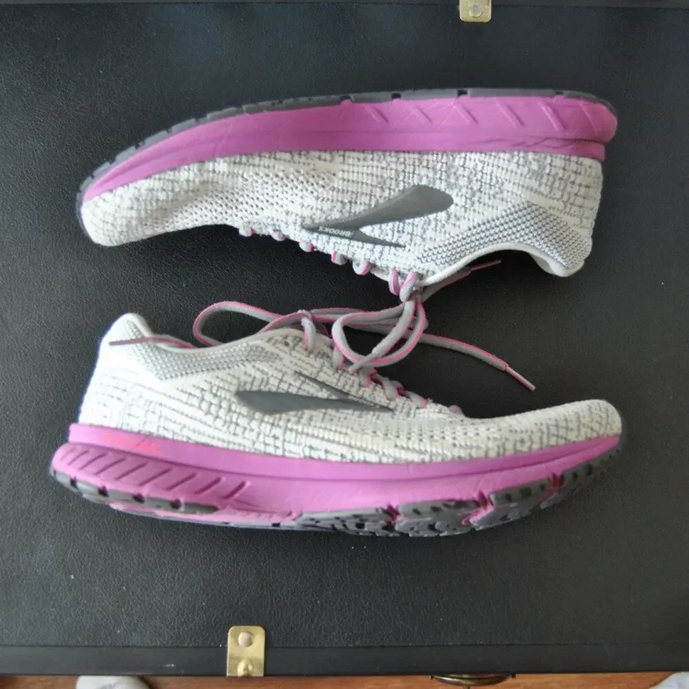 Brooks Revel 3 Pink and Gray Running Shoe Size 10